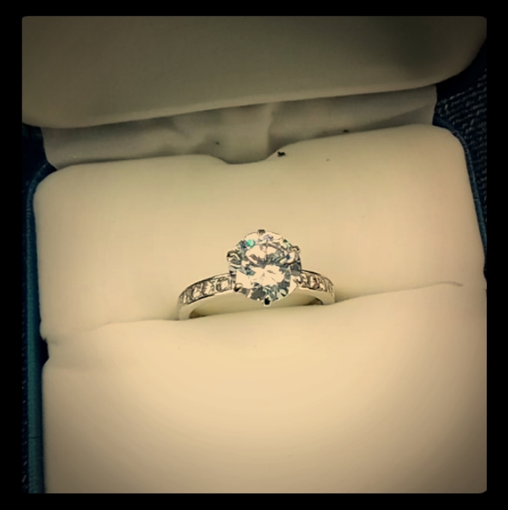 Elegant Engagement/Promise Ring Sterling silver